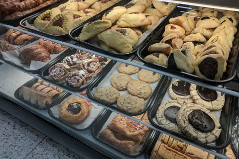 L'Atelier Patisserie photo 3